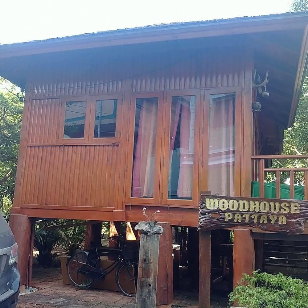 Hotel Wood House Pattaya Exteriér fotografie